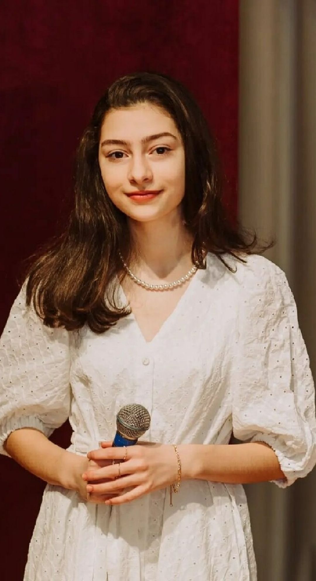 Бронницы, Даяна Оганисян, вокал