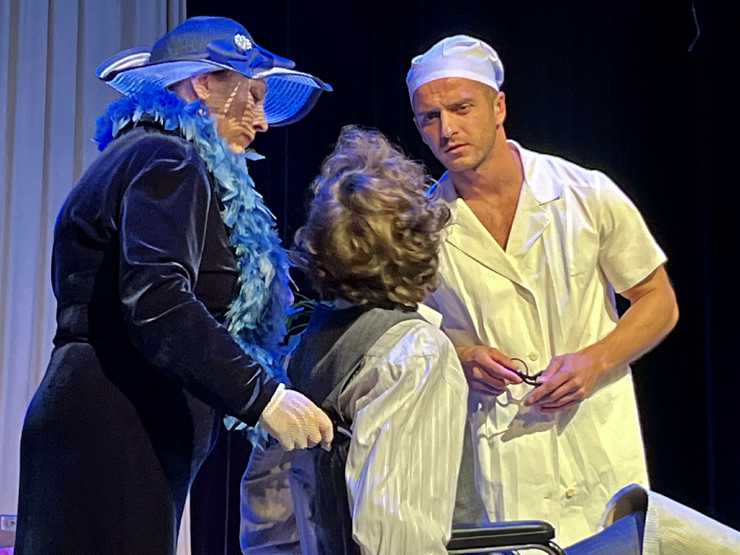 наро-фоминск, культура подмосковья, народный театр, премьера, цдк звезда,