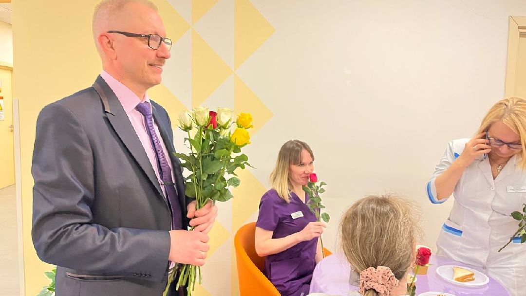 Врачи, перинатальный центр, медицина, подарки, 8марта, сюрприз, белый халат, медики, гинеколог, роды, рождаемость, патологтя, беременность