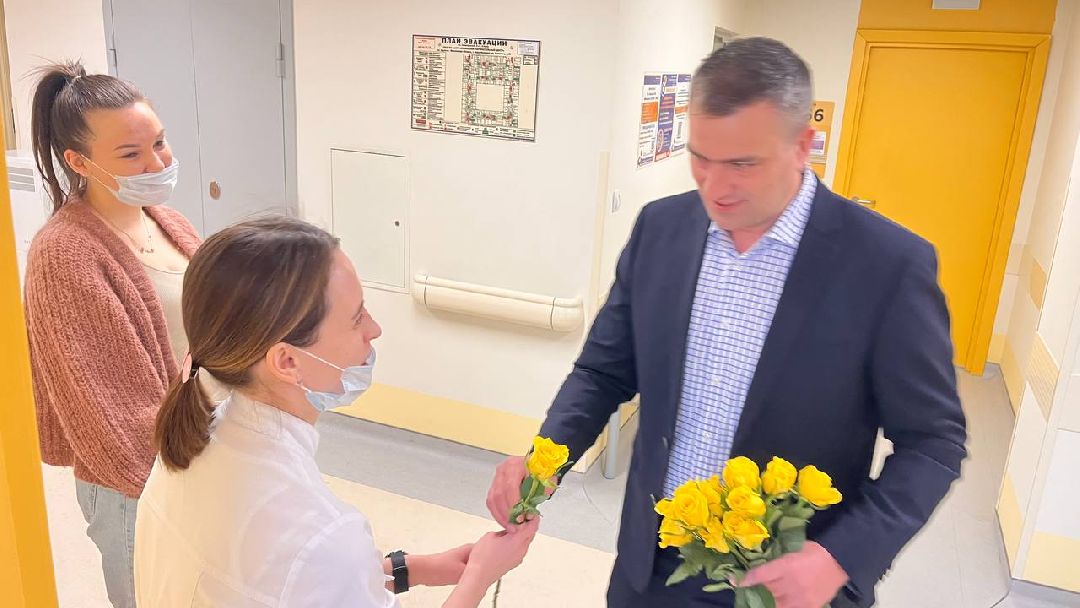 Врачи, перинатальный центр, медицина, подарки, 8марта, сюрприз, белый халат, медики, гинеколог, роды, рождаемость, патологтя, беременность