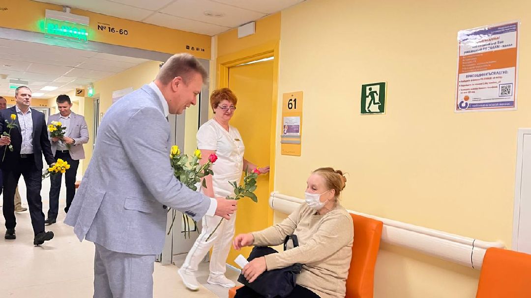 Врачи, перинатальный центр, медицина, подарки, 8марта, сюрприз, белый халат, медики, гинеколог, роды, рождаемость, патологтя, беременность