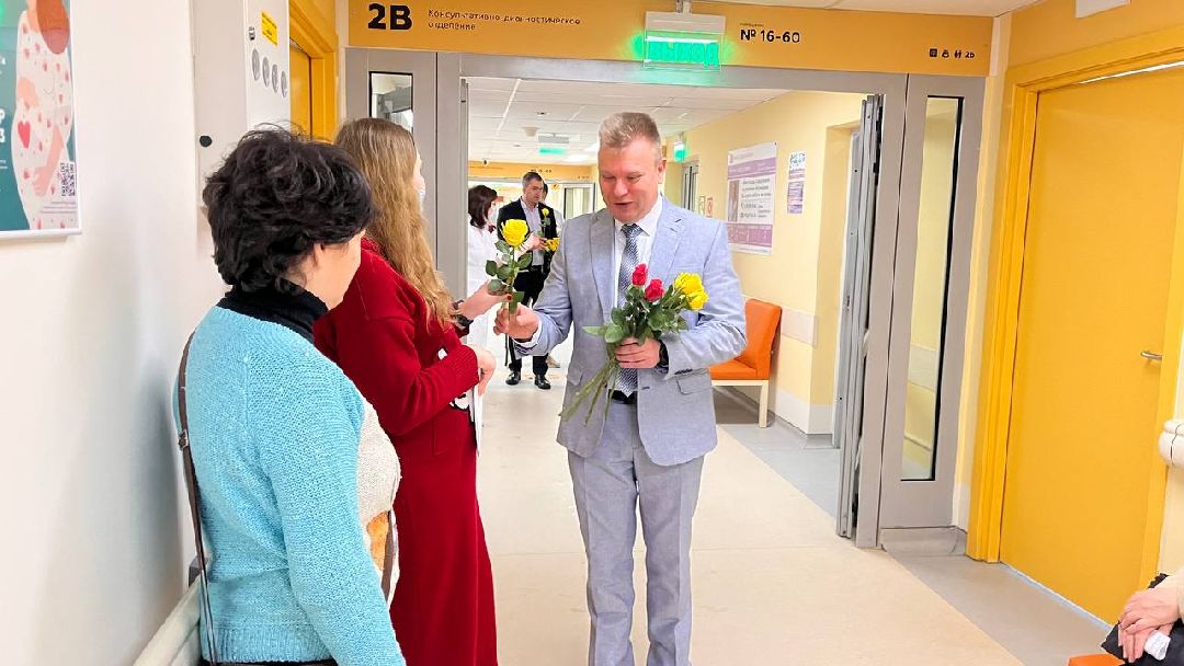 Врачи, перинатальный центр, медицина, подарки, 8марта, сюрприз, белый халат, медики, гинеколог, роды, рождаемость, патологтя, беременность