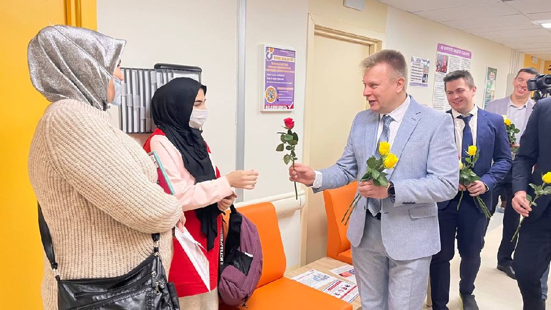 Врачи, перинатальный центр, медицина, подарки, 8марта, сюрприз, белый халат, медики, гинеколог, роды, рождаемость, патологтя, беременность