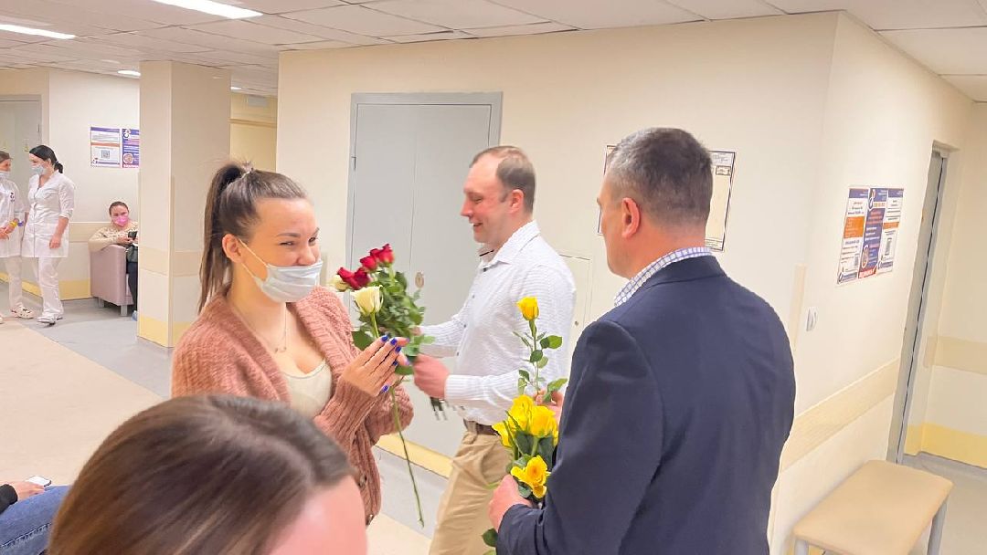 Врачи, перинатальный центр, медицина, подарки, 8марта, сюрприз, белый халат, медики, гинеколог, роды, рождаемость, патологтя, беременность