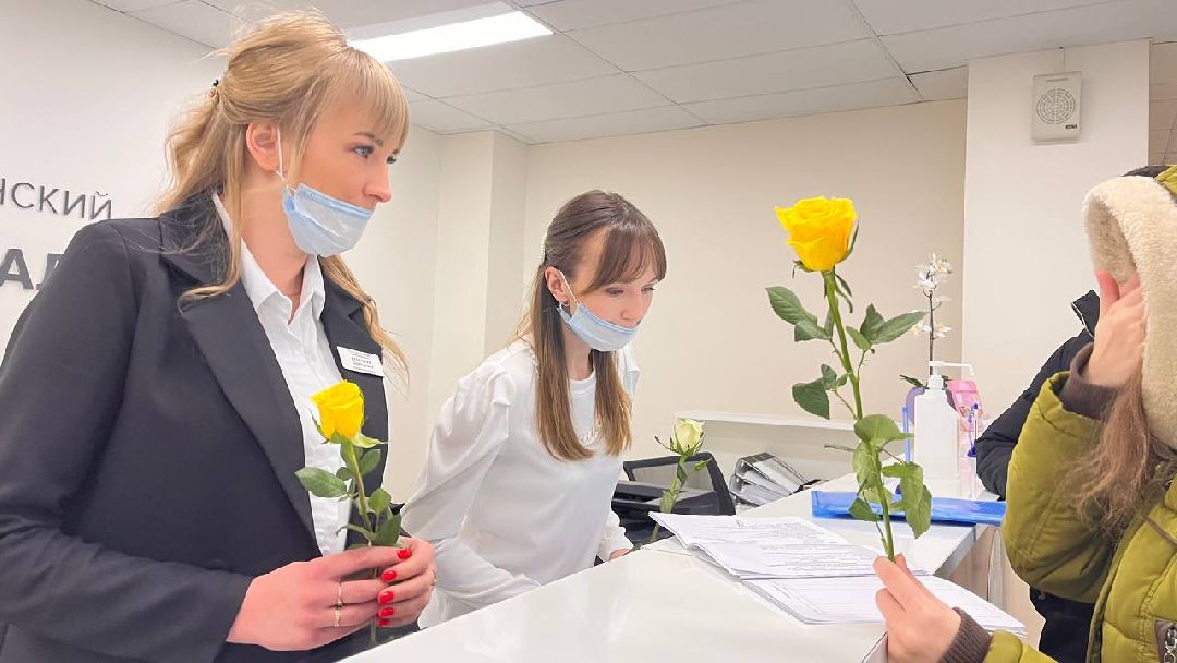 Врачи, перинатальный центр, медицина, подарки, 8марта, сюрприз, белый халат, медики, гинеколог, роды, рождаемость, патологтя, беременность