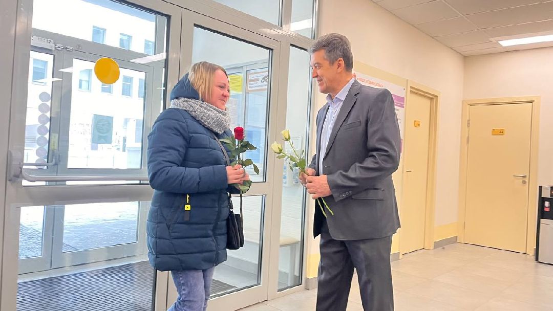 Врачи, перинатальный центр, медицина, подарки, 8марта, сюрприз, белый халат, медики, гинеколог, роды, рождаемость, патологтя, беременность