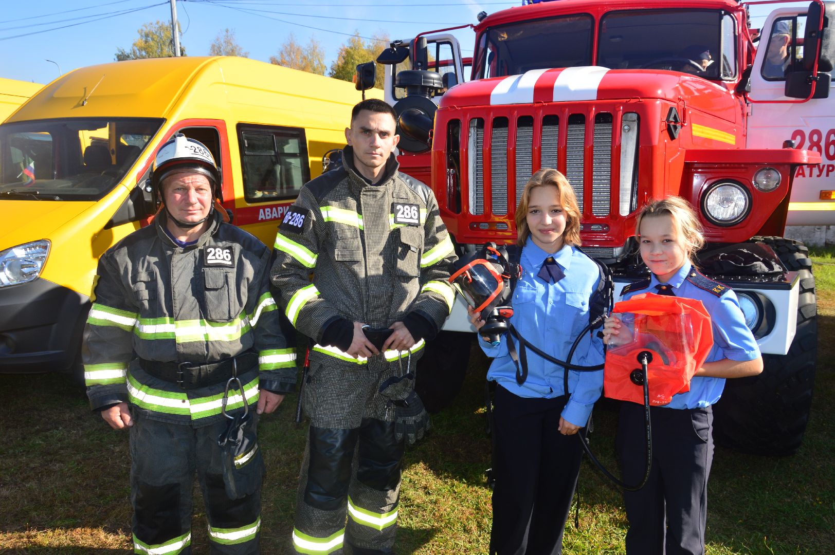 ЧС, ЧП, Шатура, выставка техники, профессии, школьники,