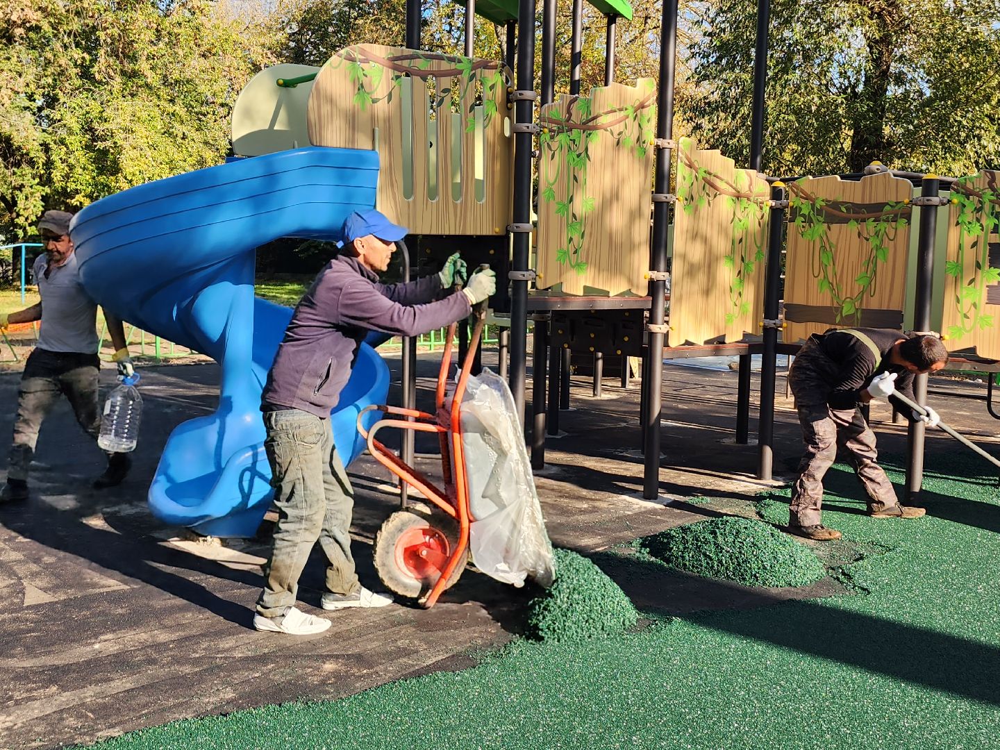 благоустройство дворов, улица космонавтов, серпухов, детская игровая площадка, дети,