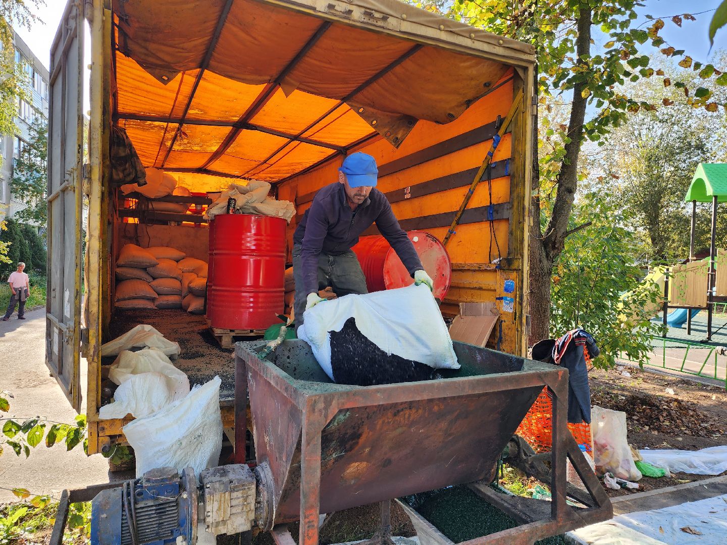 благоустройство дворов, улица космонавтов, серпухов, детская игровая площадка, дети,