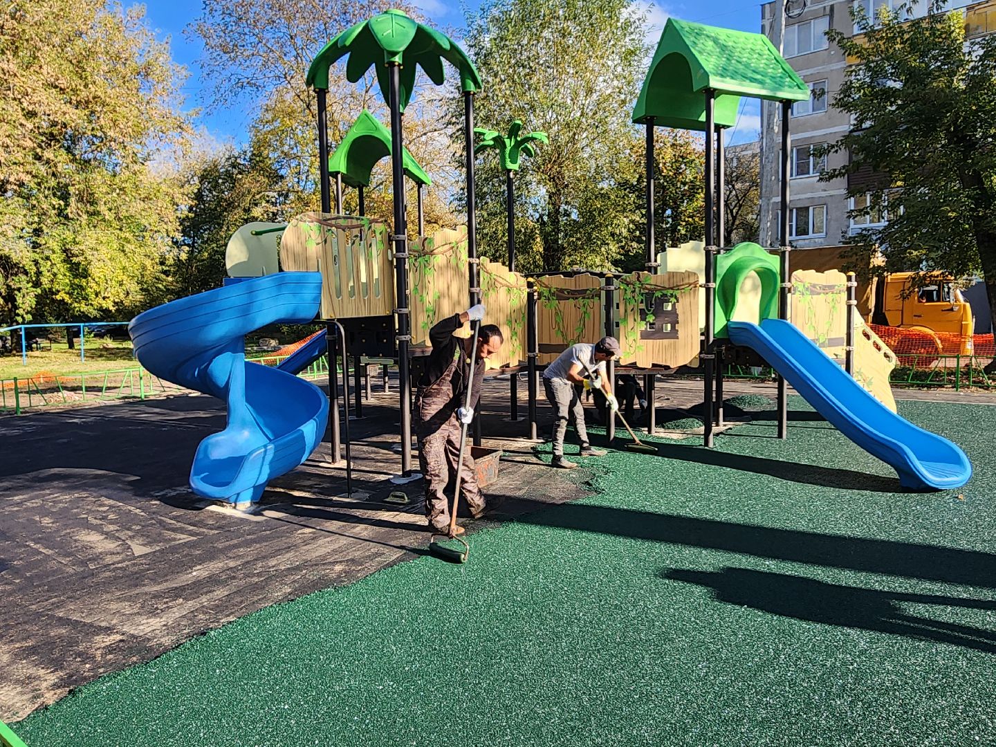 благоустройство дворов, улица космонавтов, серпухов, детская игровая площадка, дети,