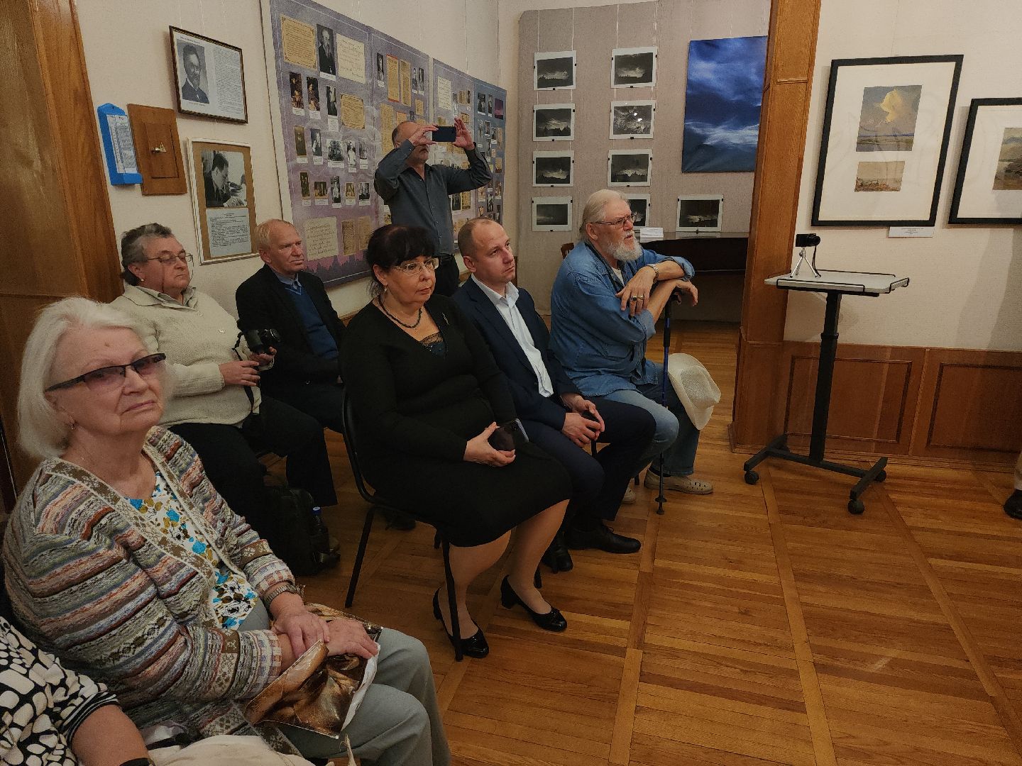 Кашира, краеведческий музей, выставка, Анатолий Борисов, художник, иллюстратор,