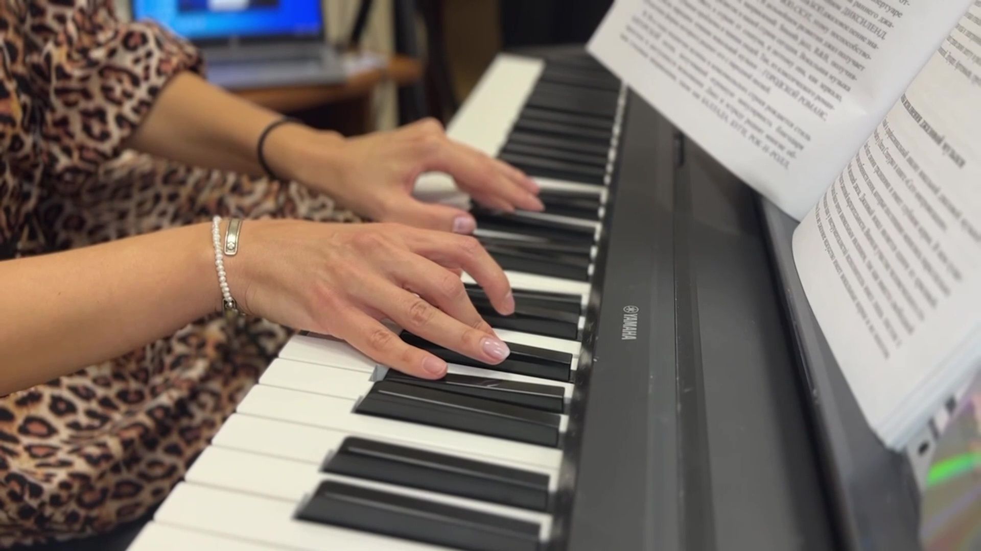 Реутов, МКДЦ, песня, тетр, Славяночка, съемки клипа, Виктор Салтыков, Белая ночь,