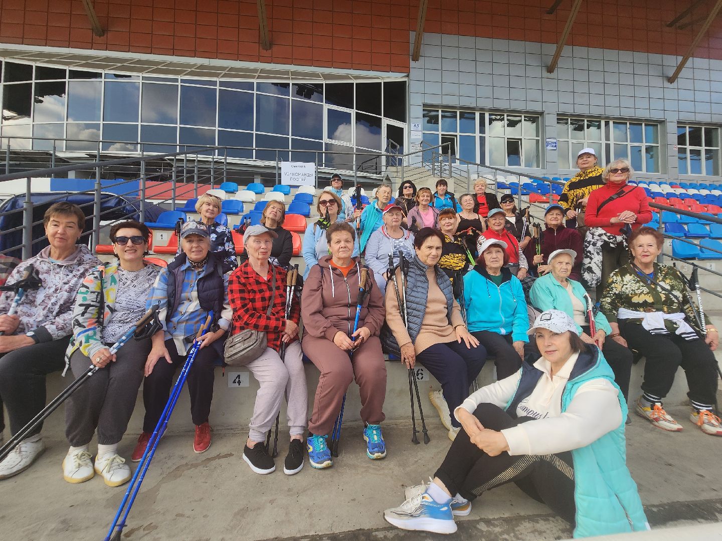 долгопрудный, скандинавская ходьба, физкультура, день пожилого человека,