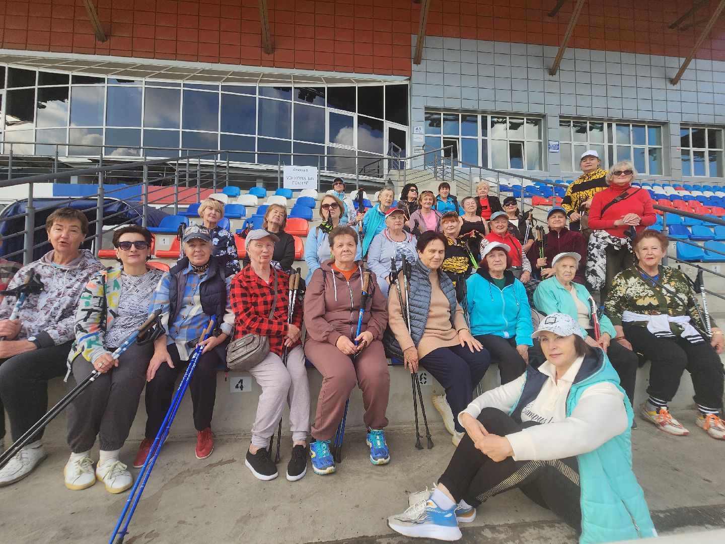 долгопрудный, скандинавская ходьба, физкультура, день пожилого человека,