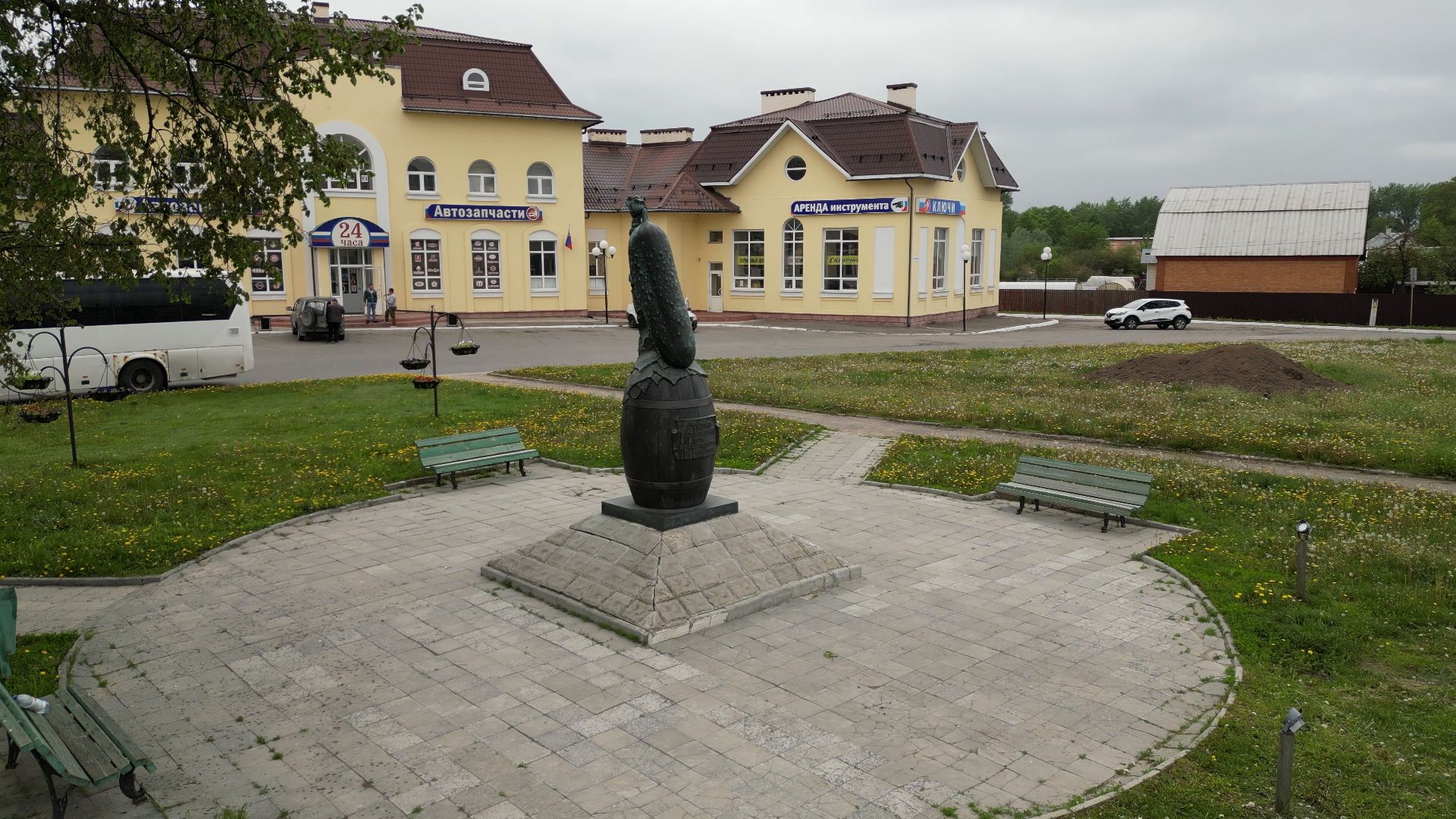 памятник, огурец, луховицы,видео с коптера,