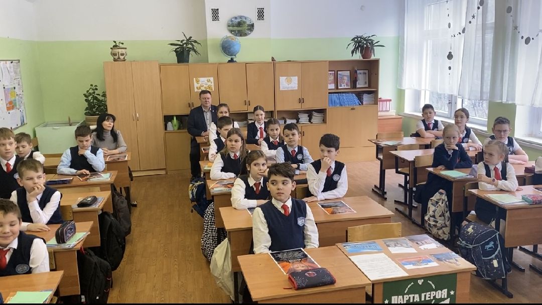 Краснознаменск, СВО, Мариуполь, строительство, Павел Капустин, парта героев, благотворительность