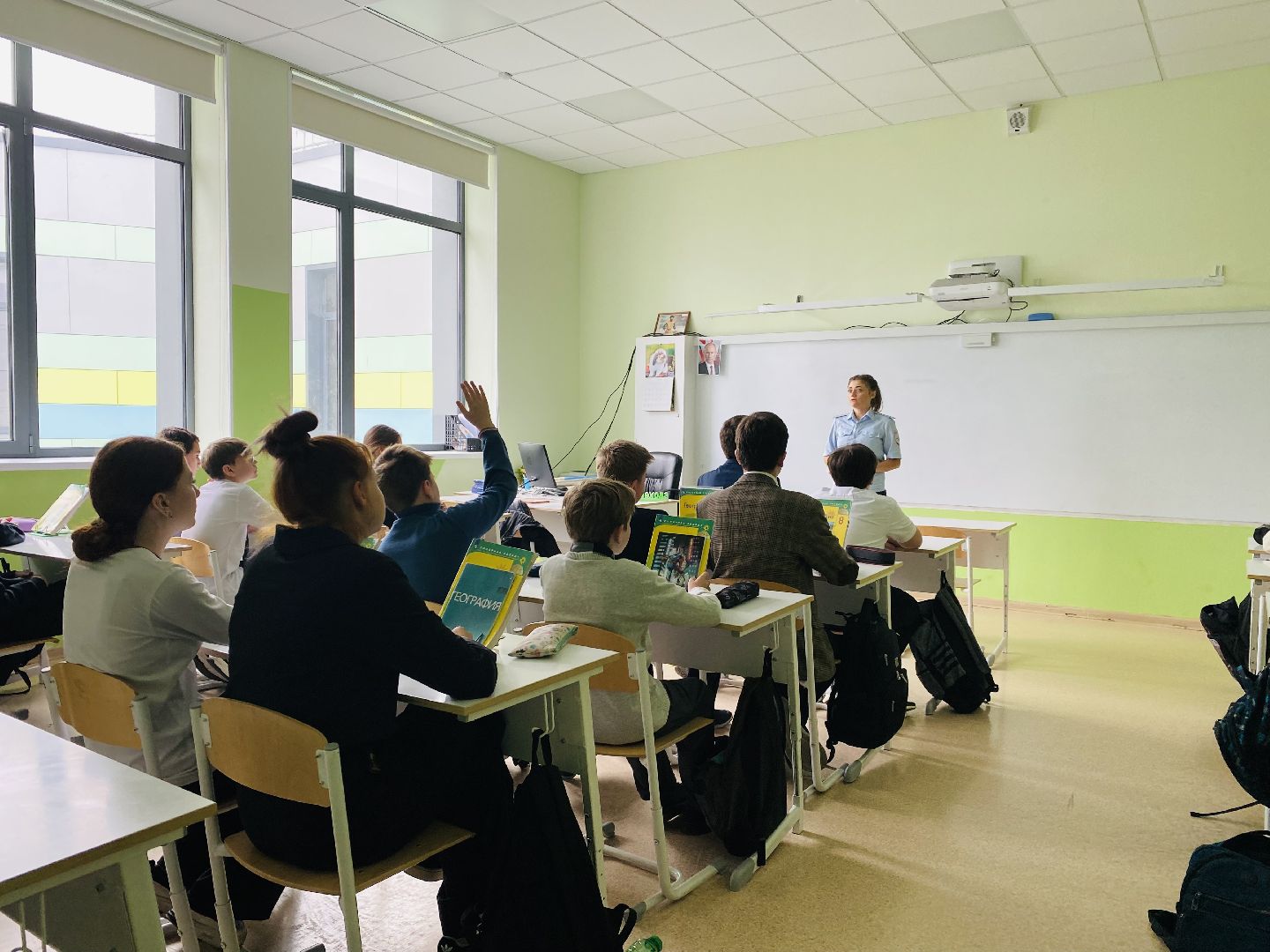 домодедово, подмосковье, день учителя, бывший учитель, цветы учителю, профессиональный праздник, ГИБДД, полиция, госавтоинспекция,пропаганда БДД,