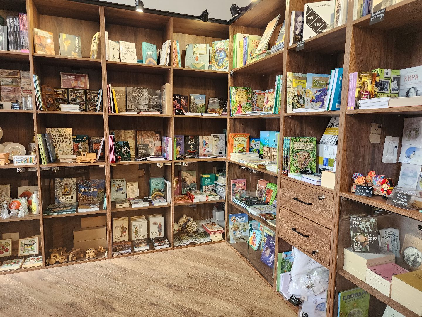 Звенигород, Культура, Звенигородский манеж, Музейный магазин, История,