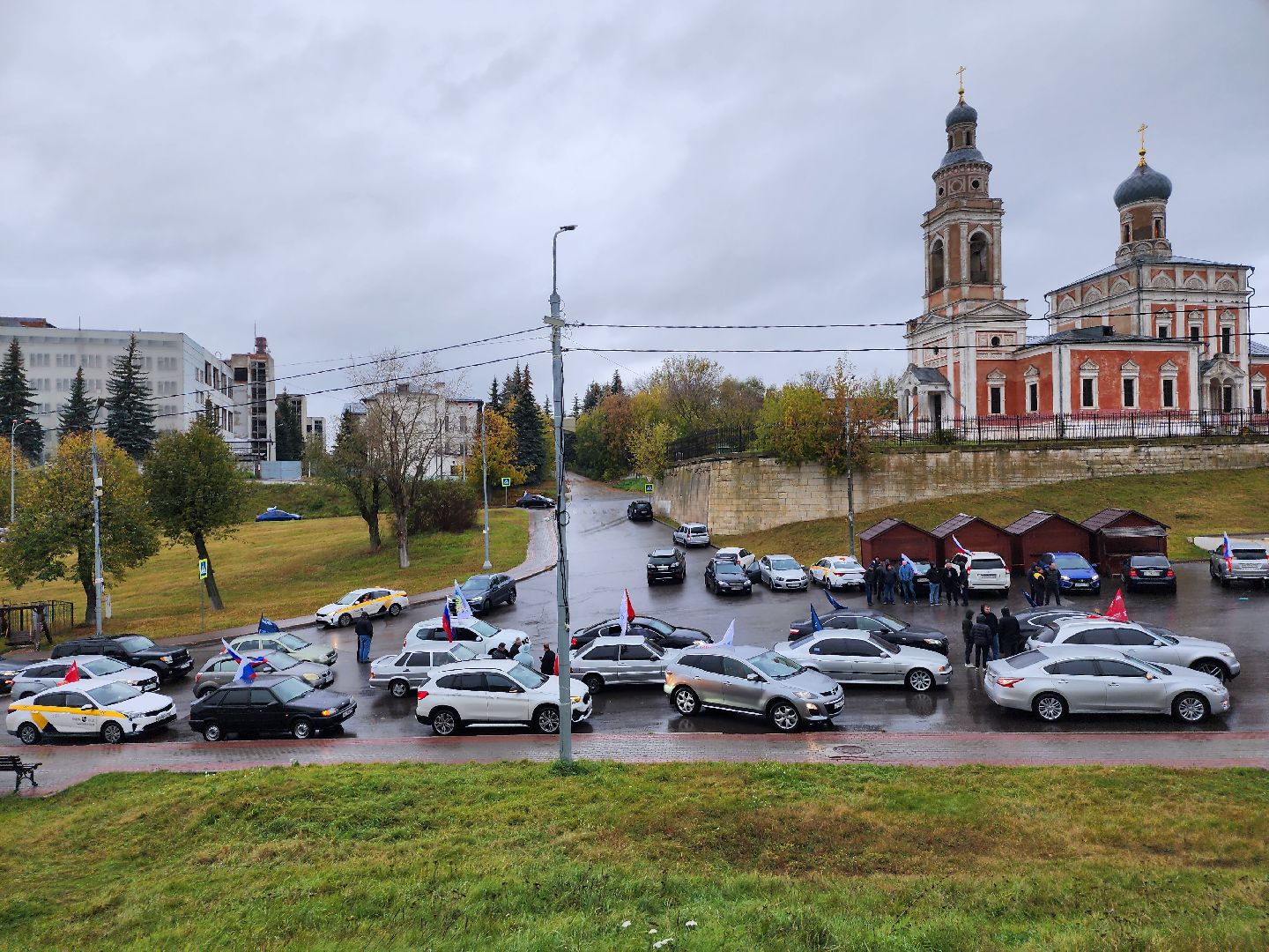 серпухов, соборная гора, путин, день рождения путина, автопробег, флешмоб,