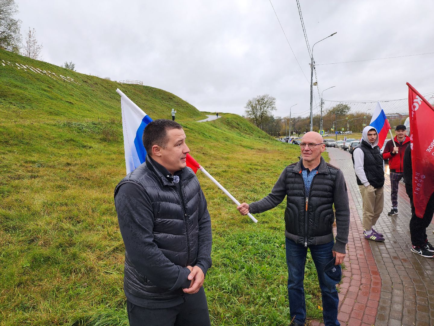 серпухов, соборная гора, путин, день рождения путина, автопробег, флешмоб,