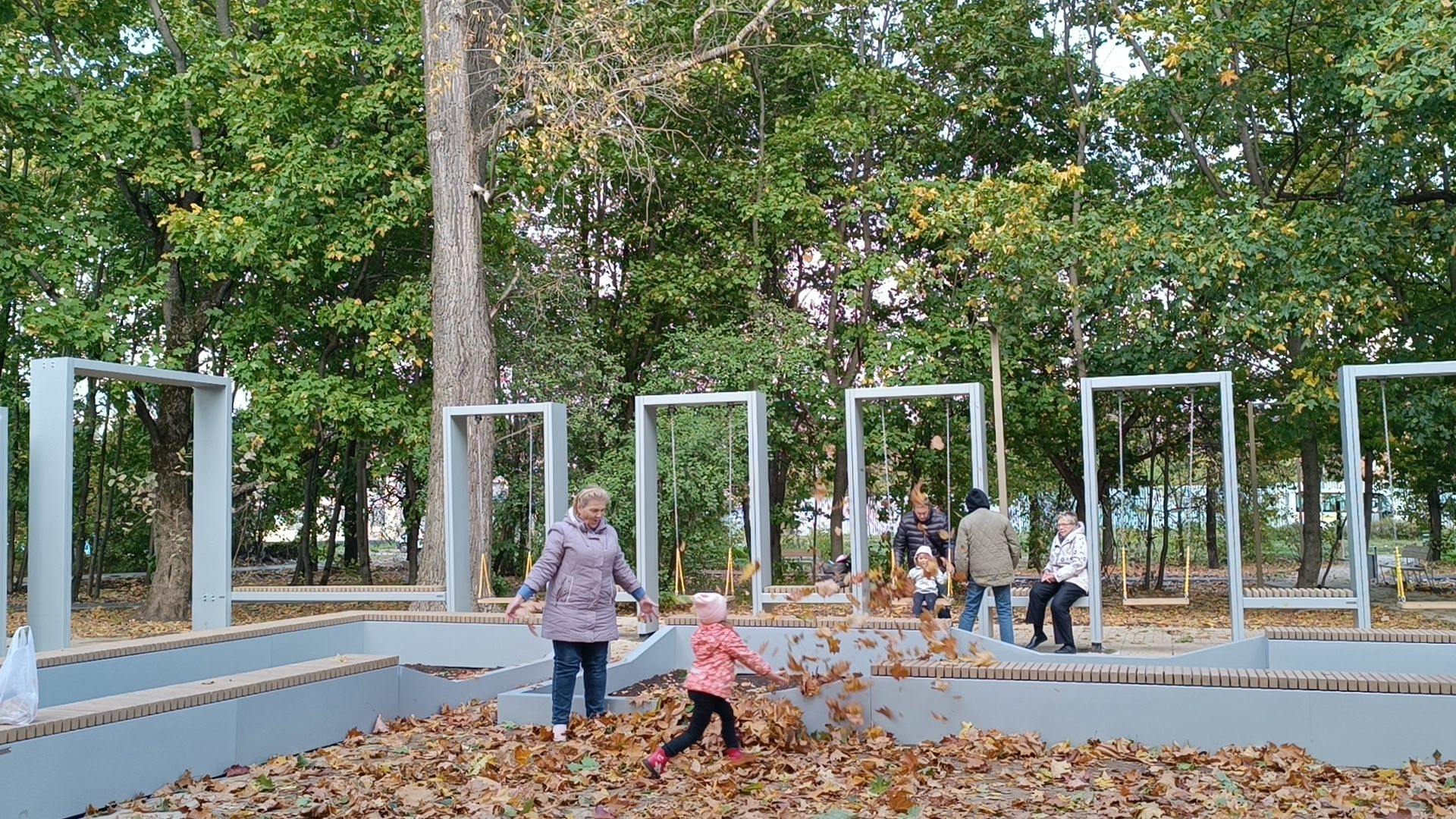 лобня, сквер, музыкальные инструменты,