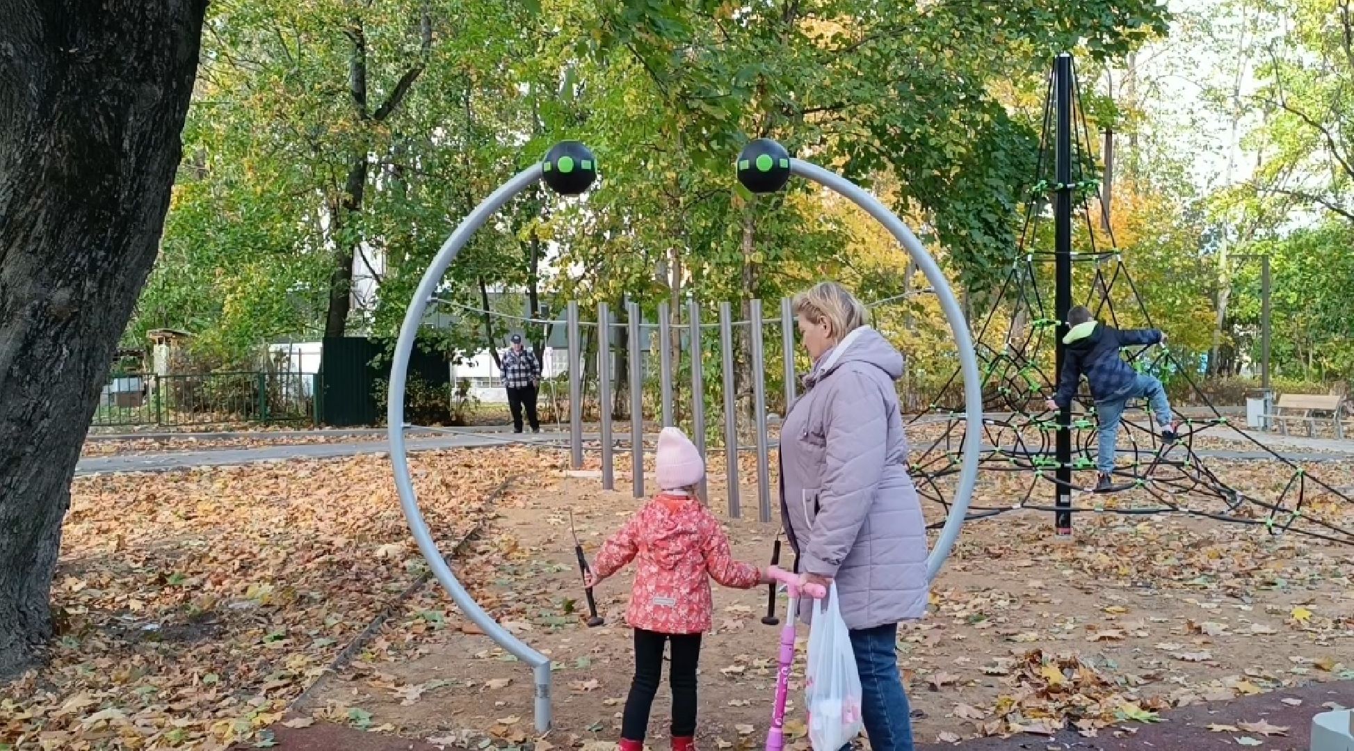 лобня, сквер, музыкальные инструменты,