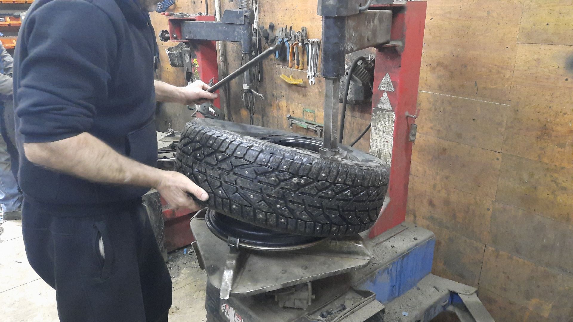 шатура, шиномонтаж, замена резины на зимнюю,