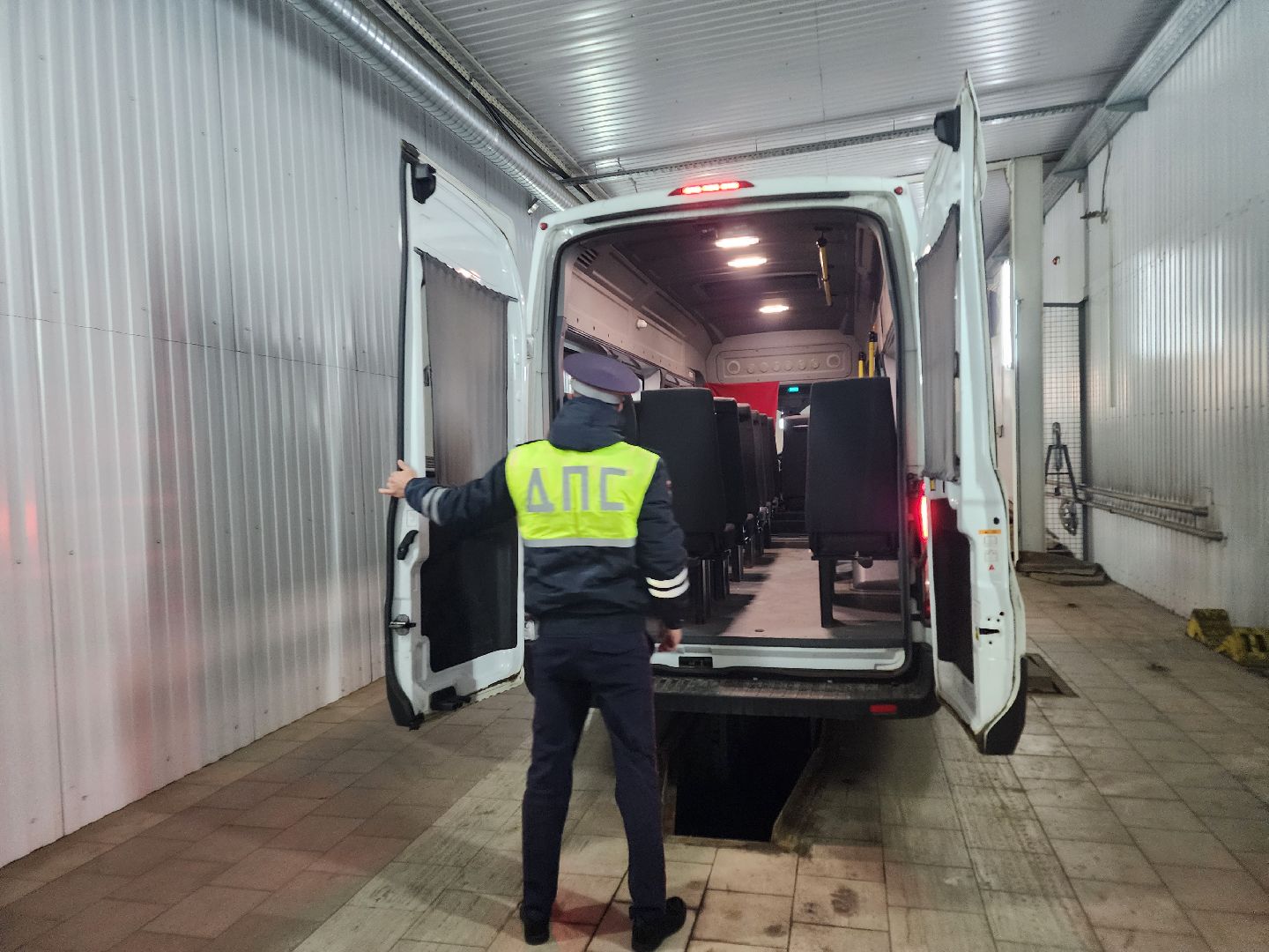 Транспорт, зимний сезон, техосмотр,