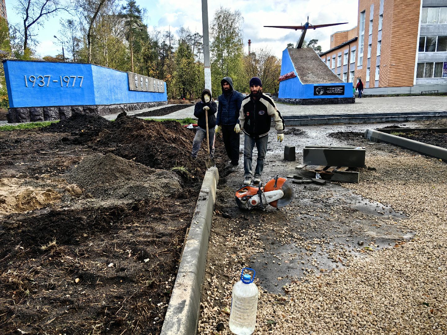 дом культуры, благоустройство, газон, тротуары,