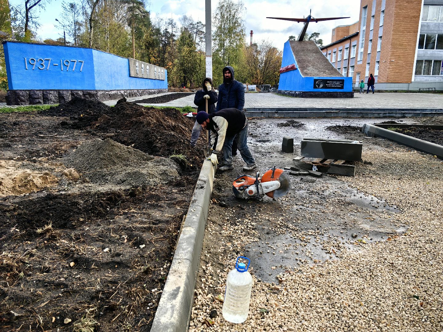 дом культуры, благоустройство, газон, тротуары,