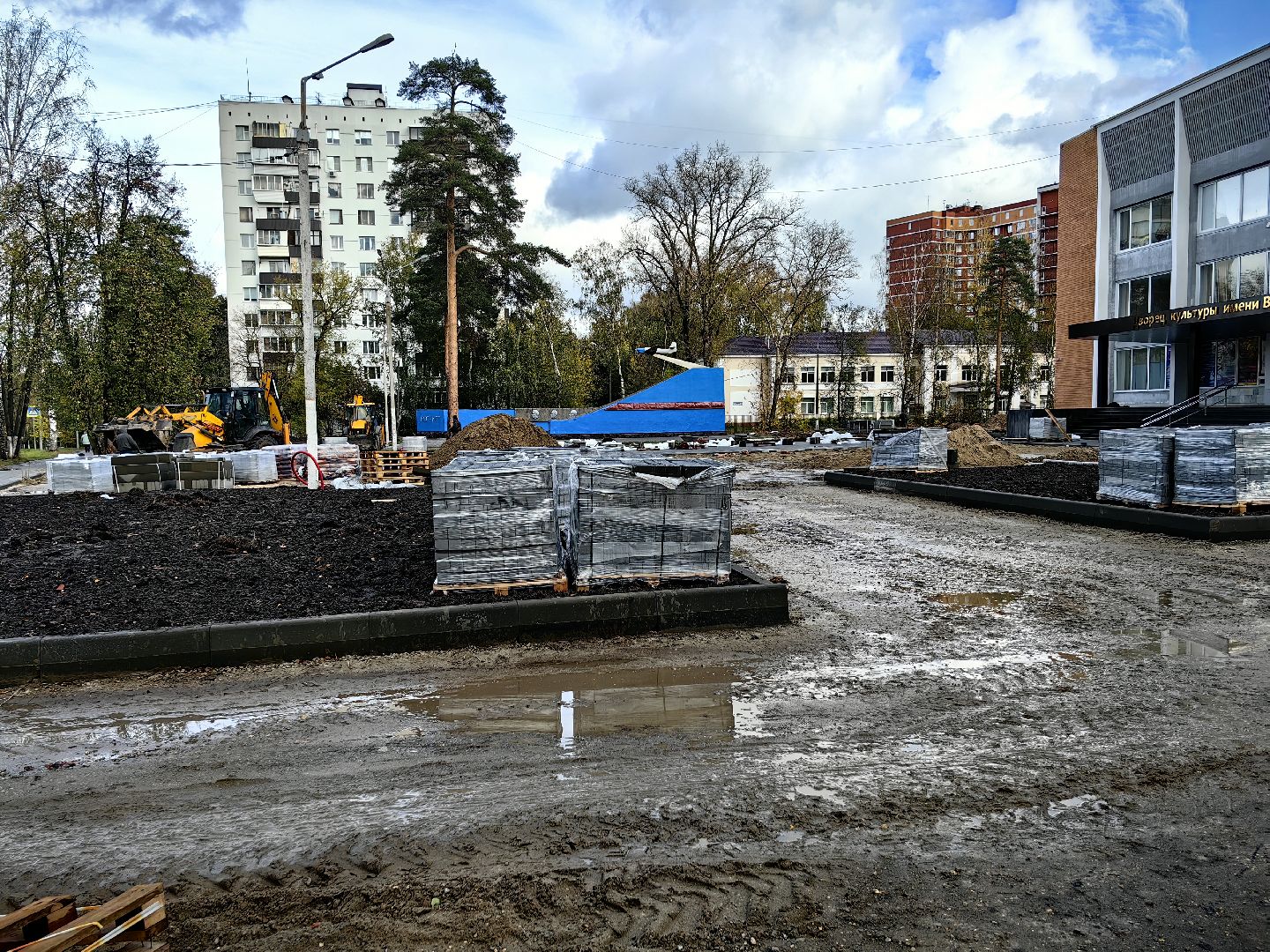 дом культуры, благоустройство, газон, тротуары,