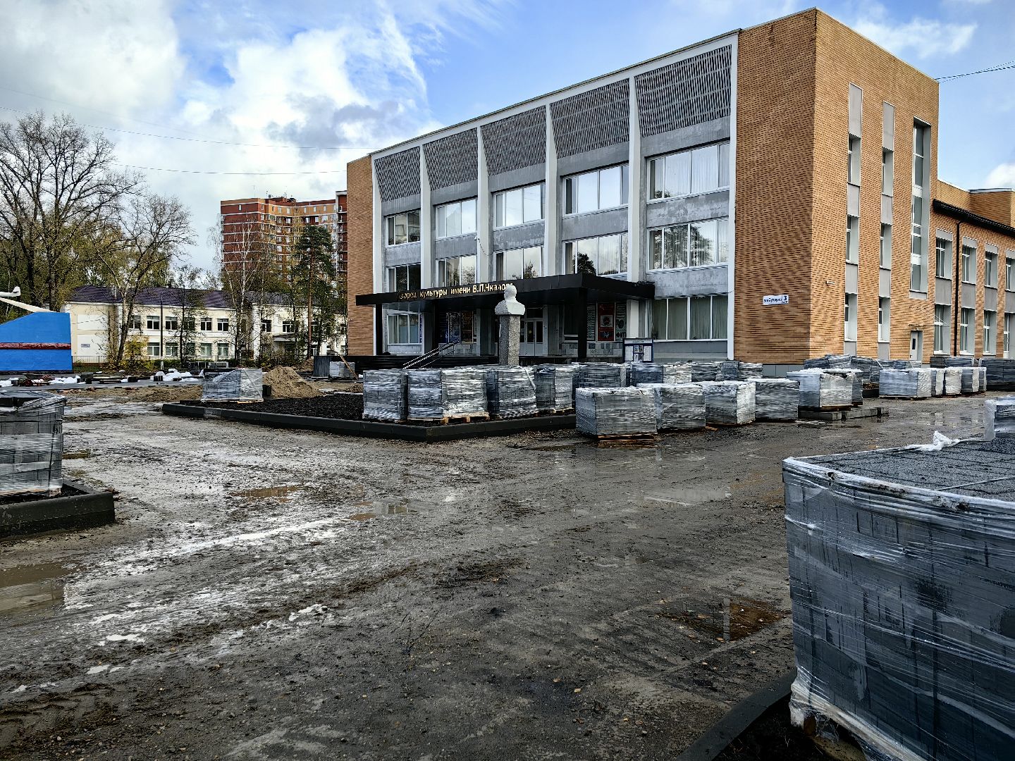 дом культуры, благоустройство, газон, тротуары,