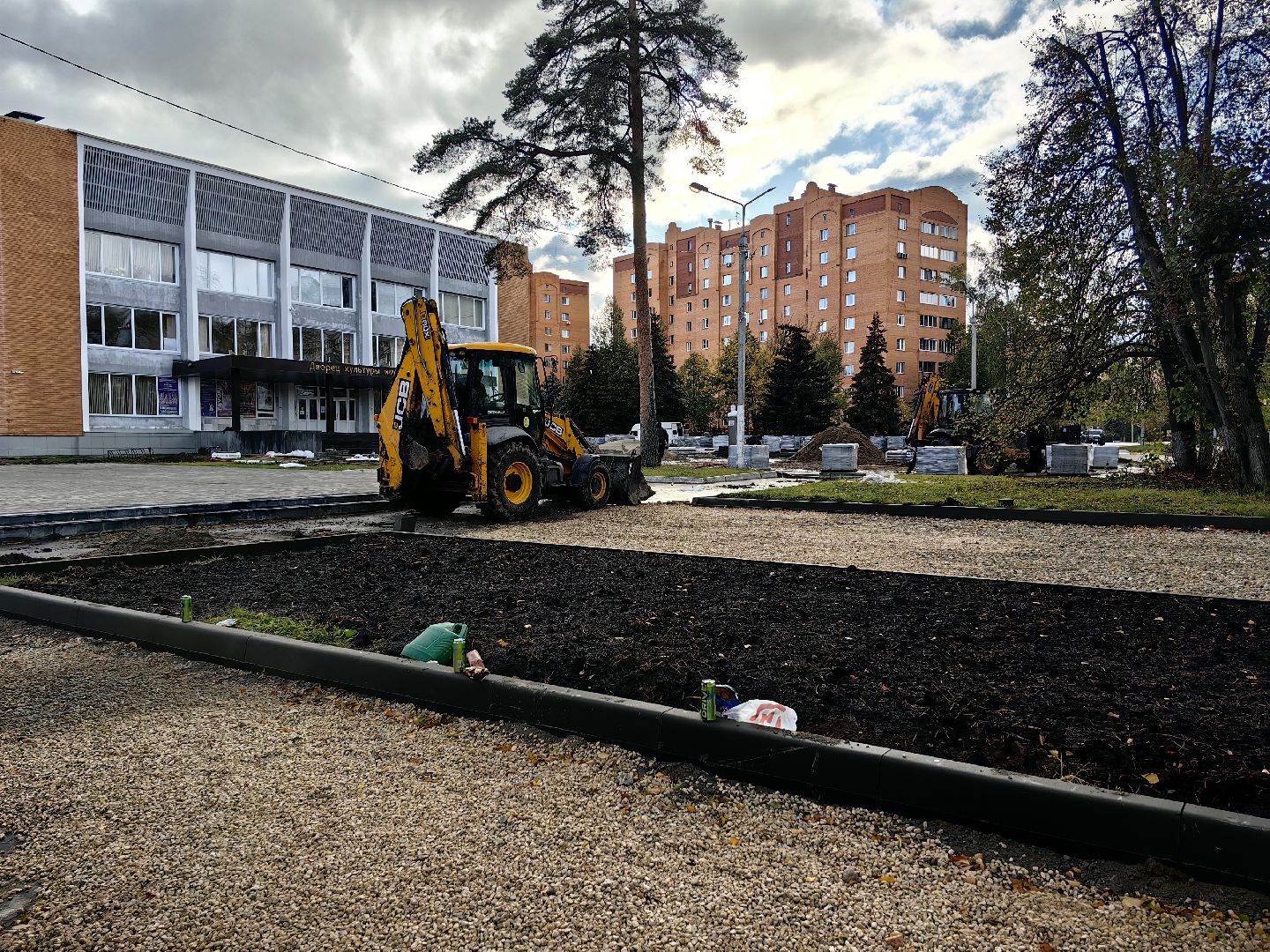 дом культуры, благоустройство, газон, тротуары,