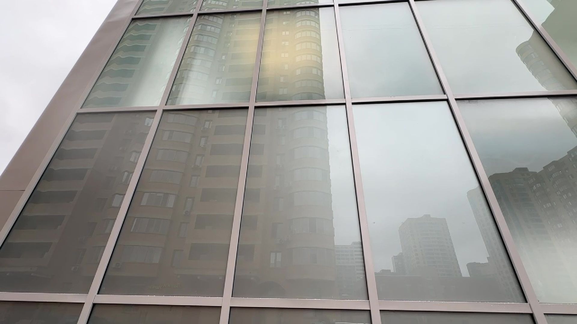 Реутов, переход, стекла, темнота, свет, пленка,