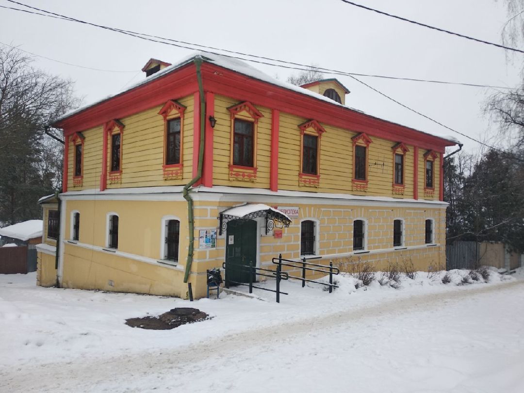 Дмитров, общество