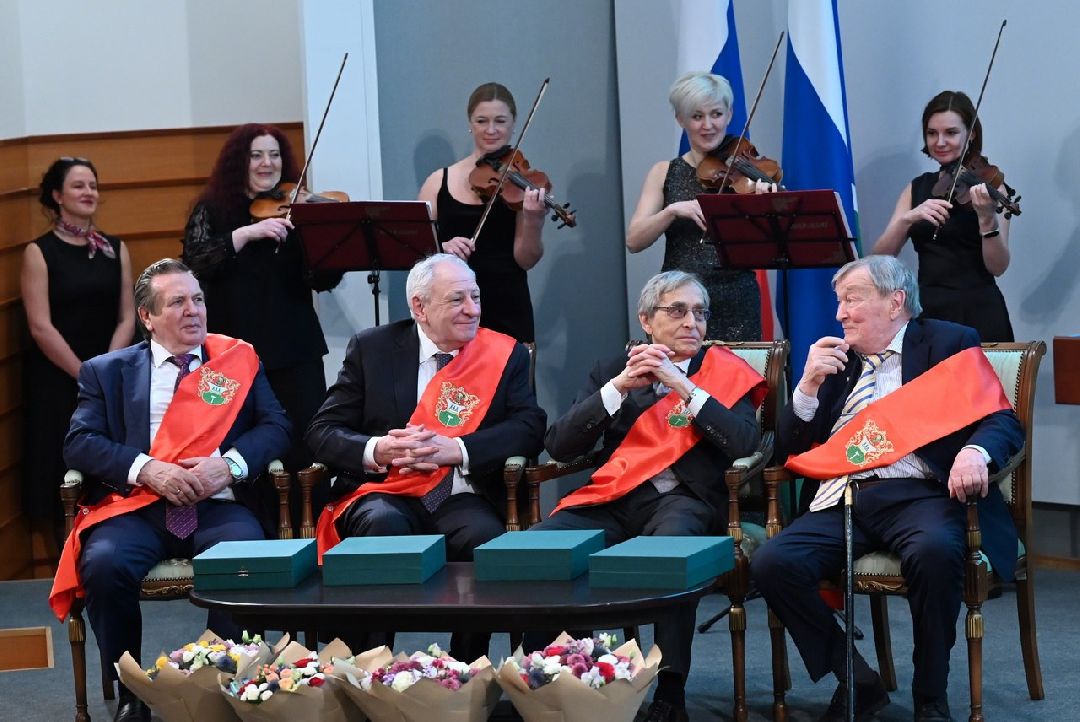 Образование Наука ОбъединенныйИнститутЯдерныхИсследований АлексейРозанов ДемидовскаяПремия Дубна Подмосковье