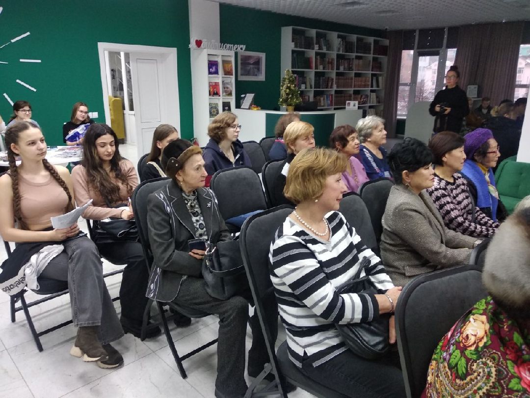 Дмитров, общество