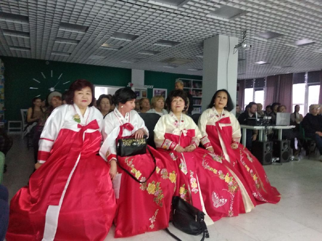 Дмитров, общество