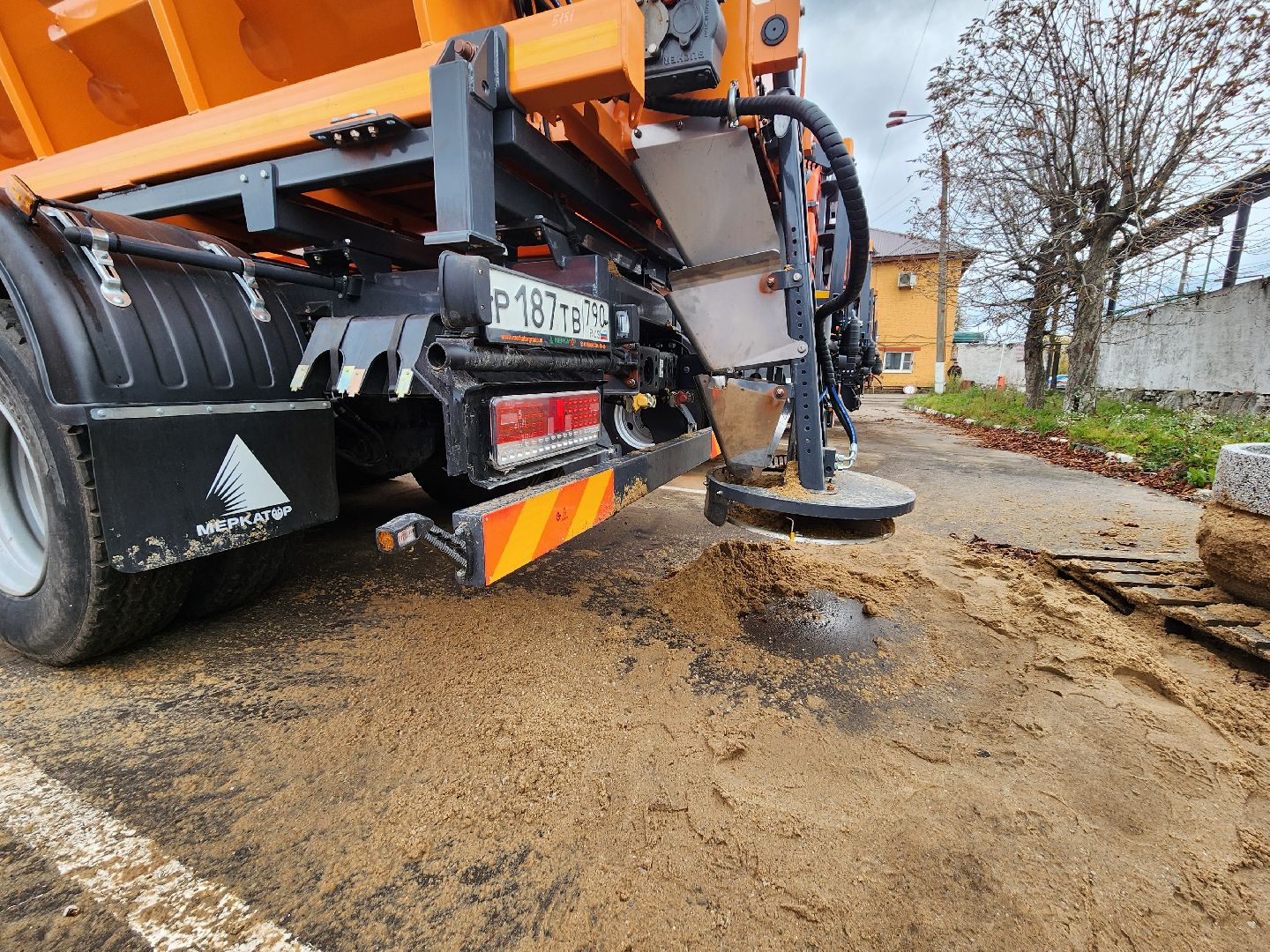 серпухов, гололед, дороги, комбинат благоустройства, антигололедные средства,