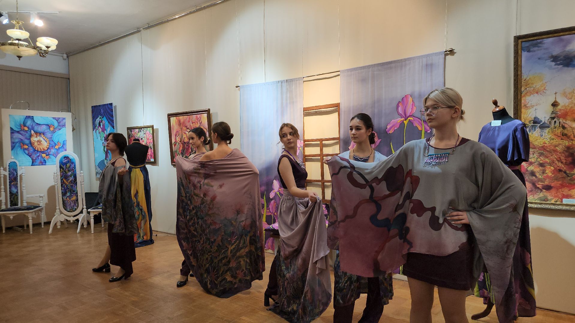 павловский посад, городской округ павловский посад, люди, выставка, шёлк, коллекции, мода,