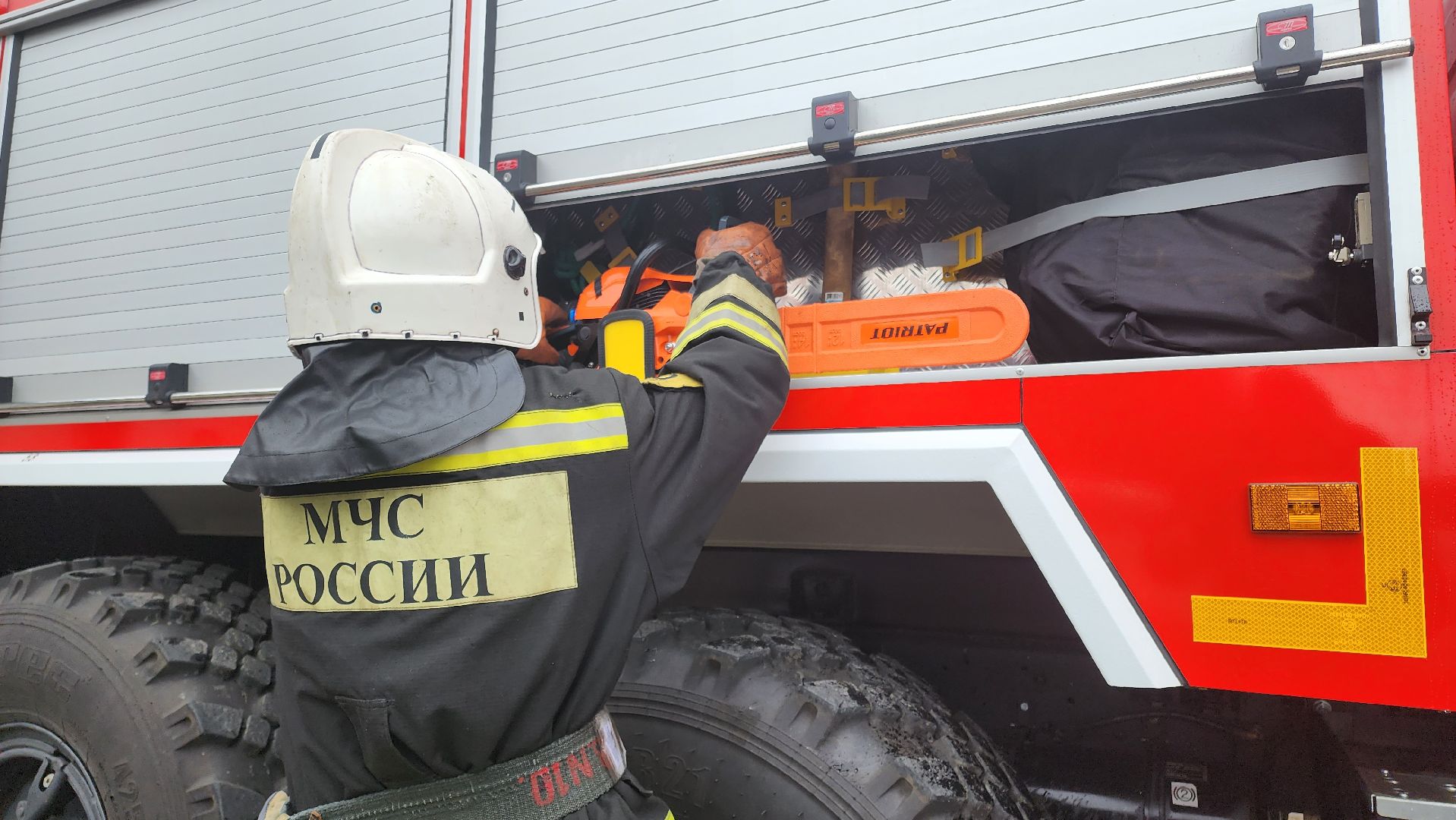 кашира, пожарно-спасательная часть, пожарная машина, автоцистерна, тушение пожаров, грубые водители,