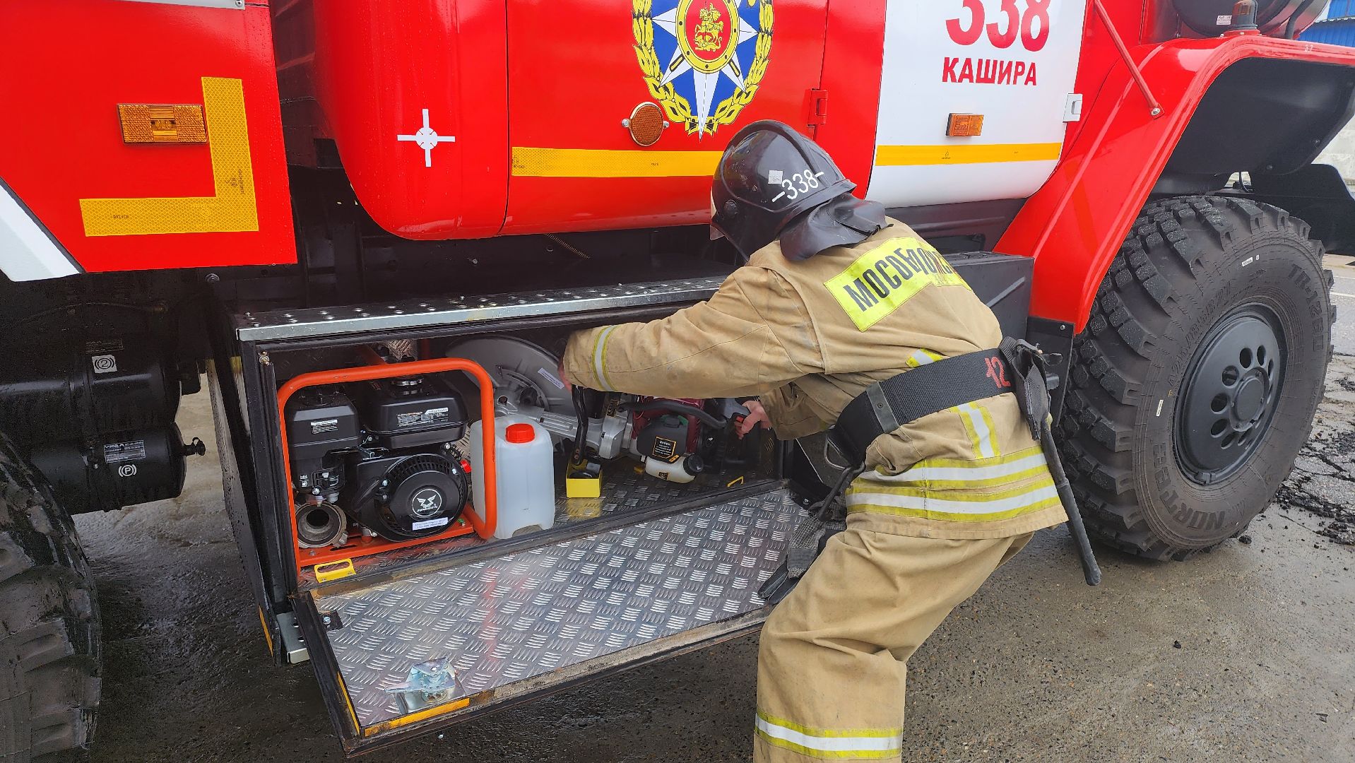 кашира, пожарно-спасательная часть, пожарная машина, автоцистерна, тушение пожаров, грубые водители,