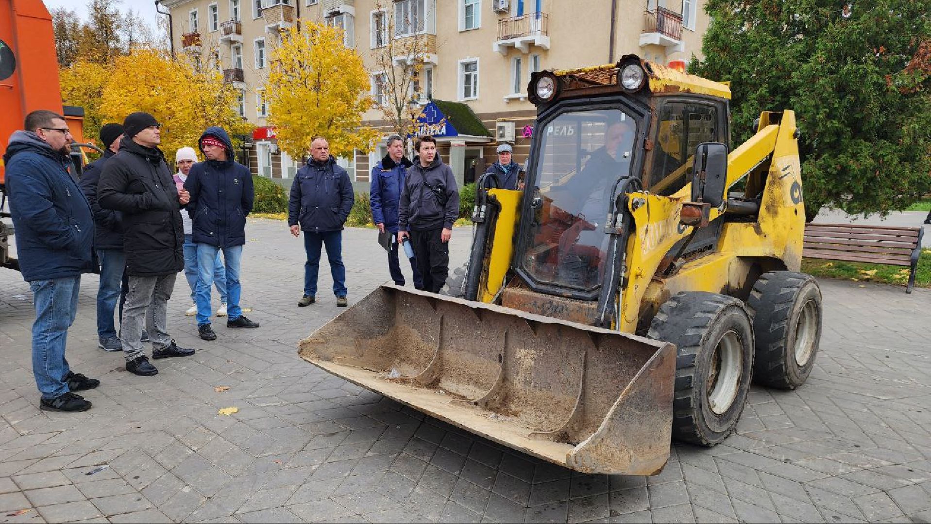 ЖКХ, коммунальное хозяйство, коммунальщики, уборка дворов, смотр техники, Лосино-Петровский, ГУСТ,