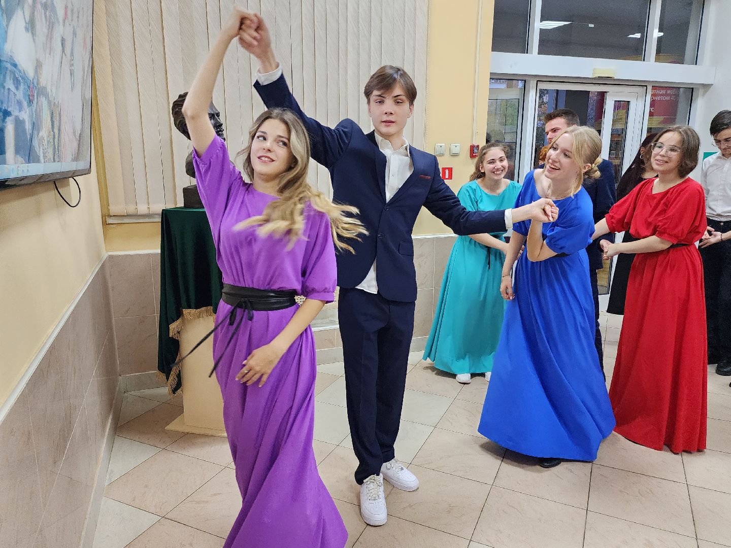 бал, молодежь,