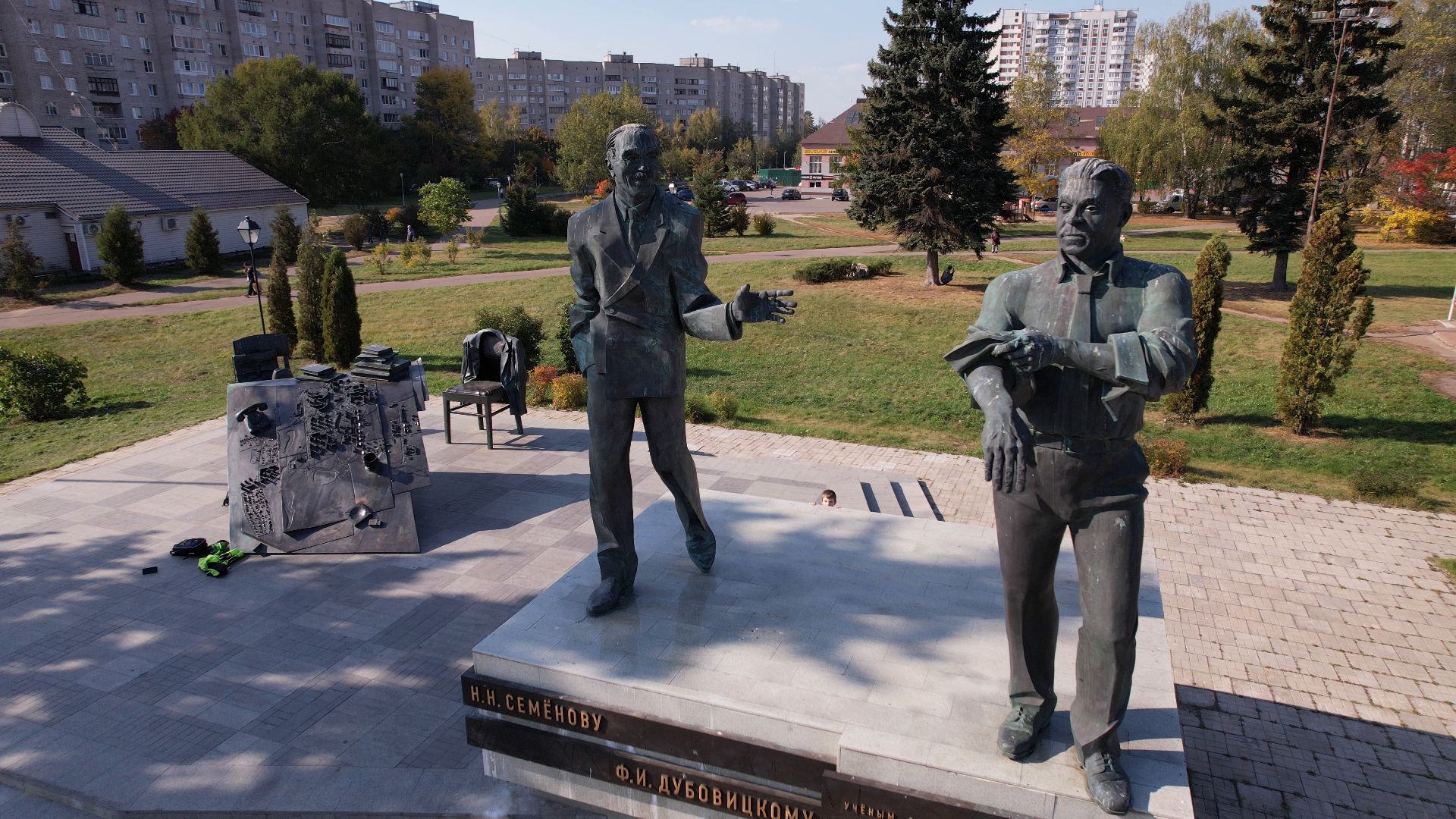 памятник, черноголовка, ученый,видео с коптера,