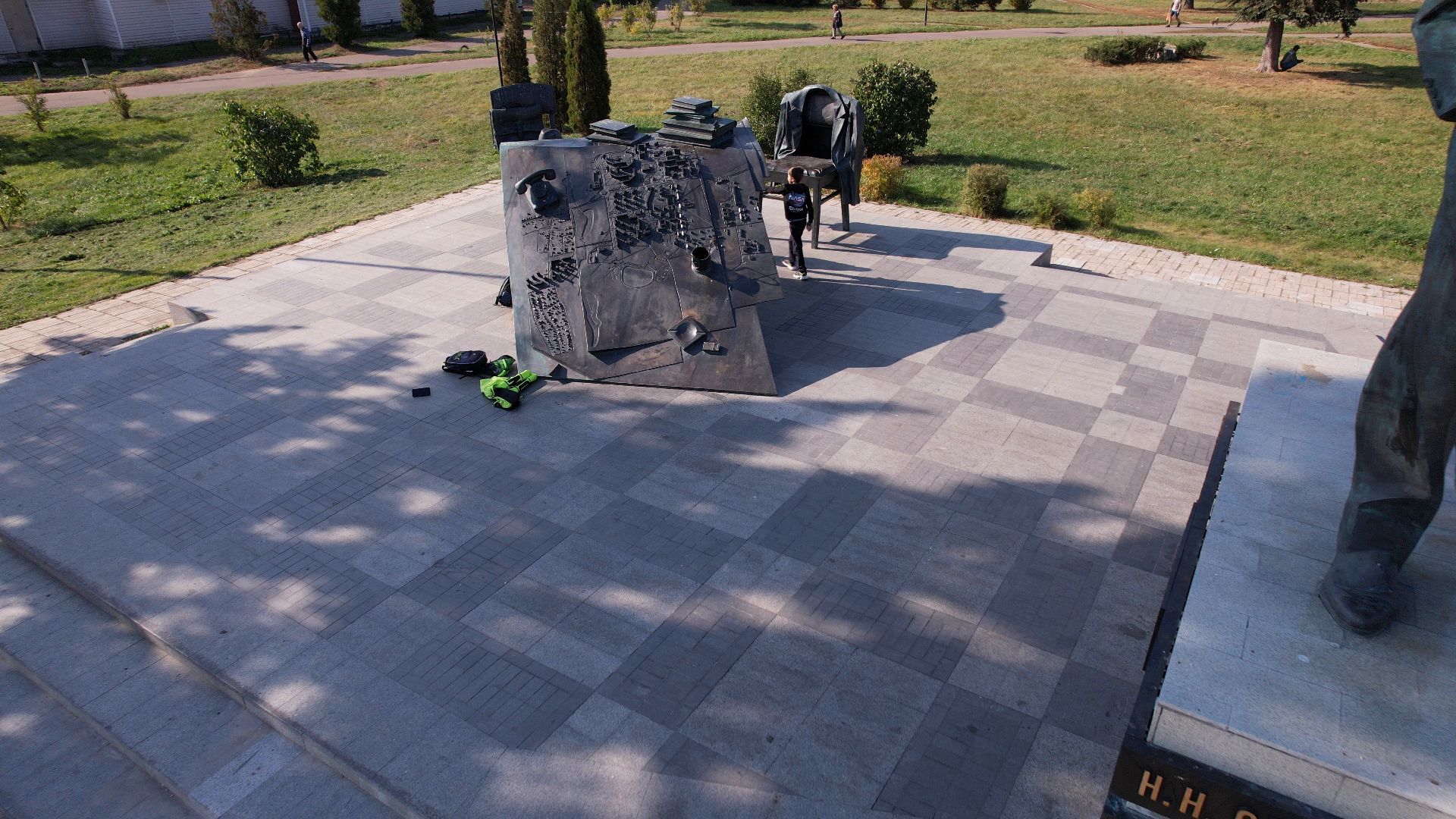 памятник, черноголовка, ученый,видео с коптера,