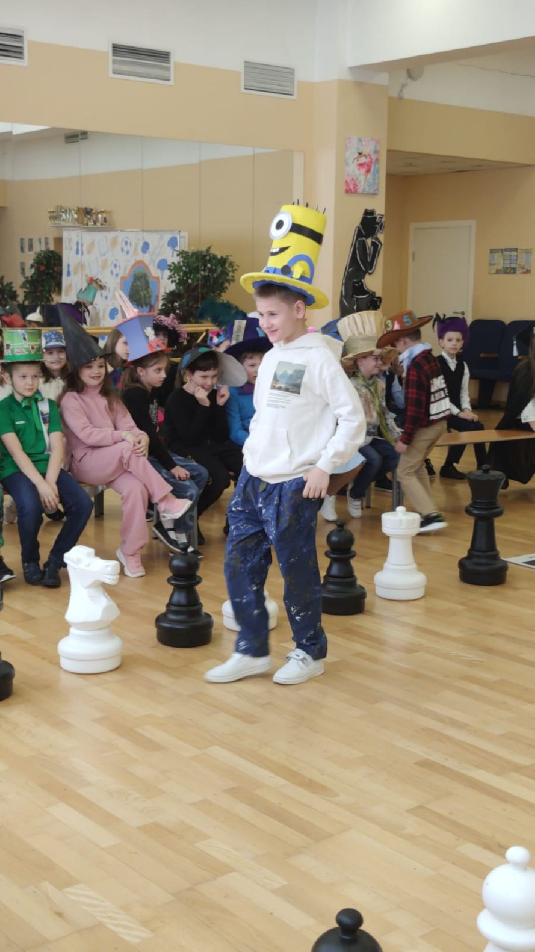 Реутов, образование, школа, конкурс, показ шляп, головной убор, стиль, мода