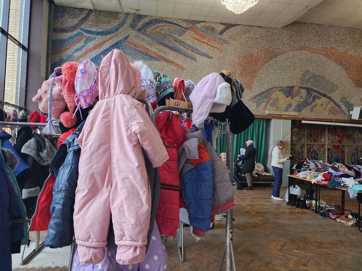 Благотворительность, акция по обмену вещами, Старая Купавна, Богородский городской округ,