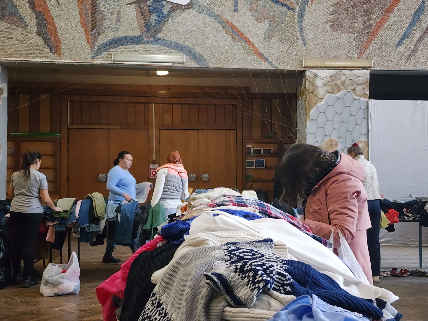 Благотворительность, акция по обмену вещами, Старая Купавна, Богородский городской округ,