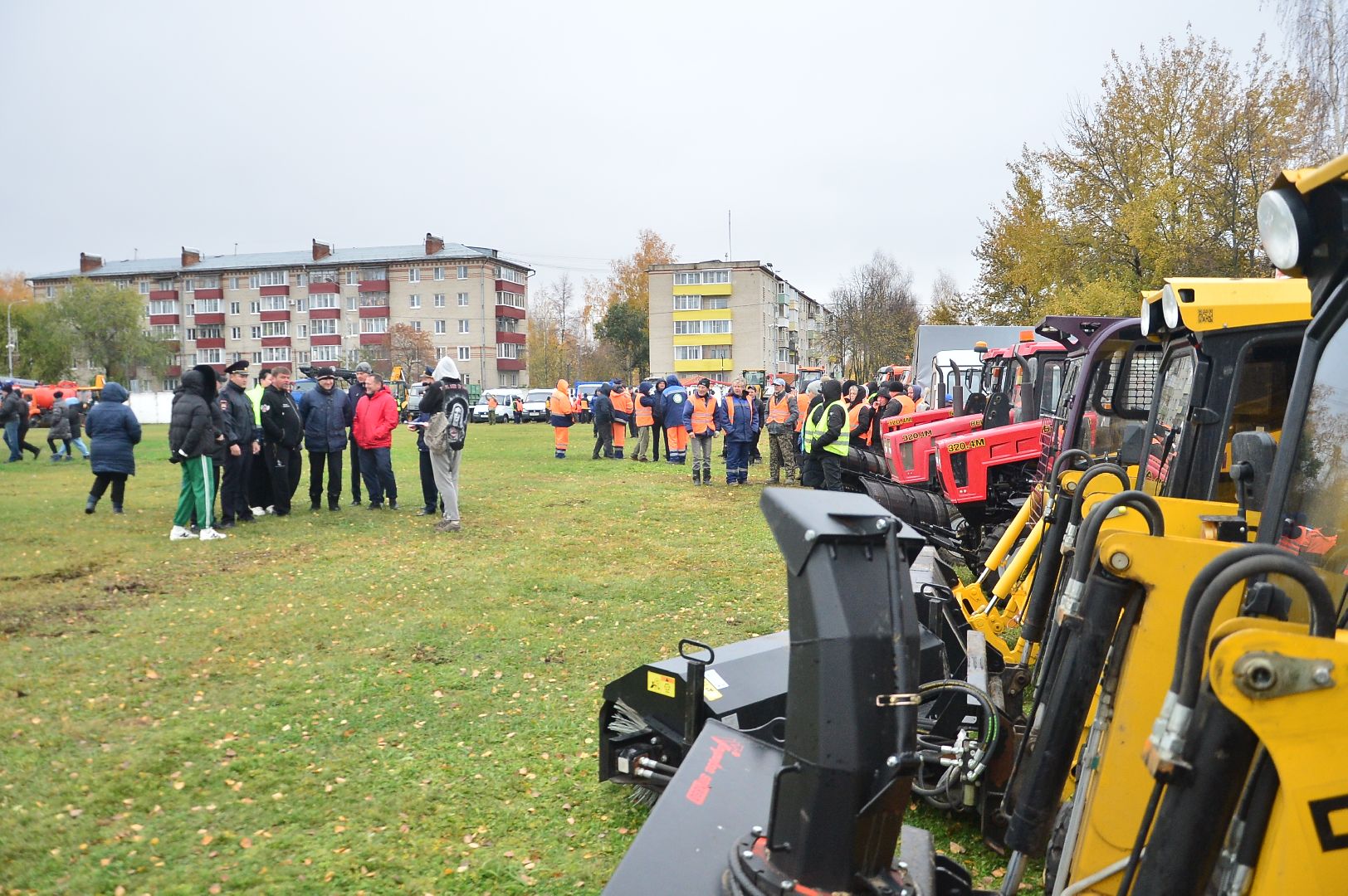 Большая Шатура, смотр техники, спецтехника, ЖКХ,